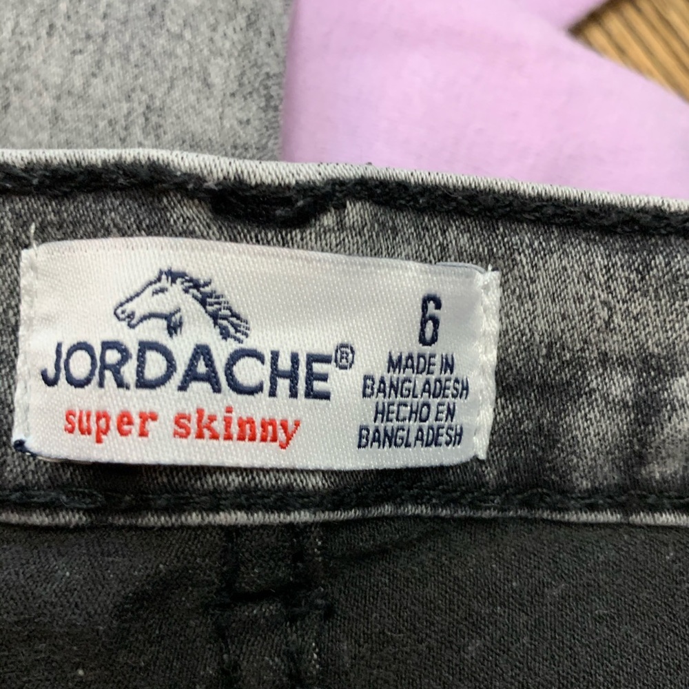 Acid wash black stretch super skinny jean
